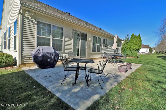 28 Portland Street, Barnegat, NJ 08005