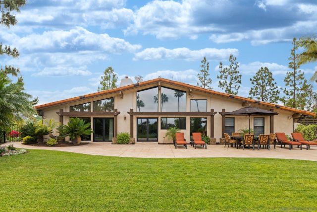 16822 Zumaque St, Rancho Santa Fe, CA 92067
