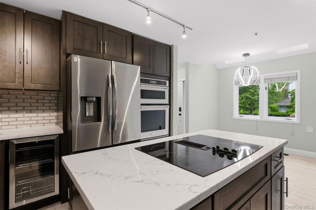 135 Boulder Ridge Road E-87, Scarsdale, NY 10583