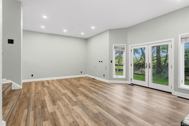 135 Boulder Ridge Road E-87, Scarsdale, NY 10583