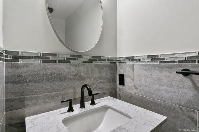 135 Boulder Ridge Road E-87, Scarsdale, NY 10583