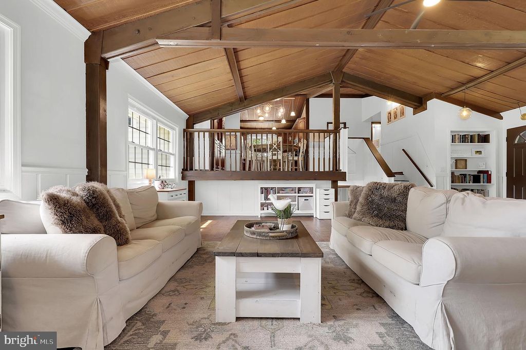 Image 10 of property listing at 12420 DEOUDES RD, Boyds, MD 20841