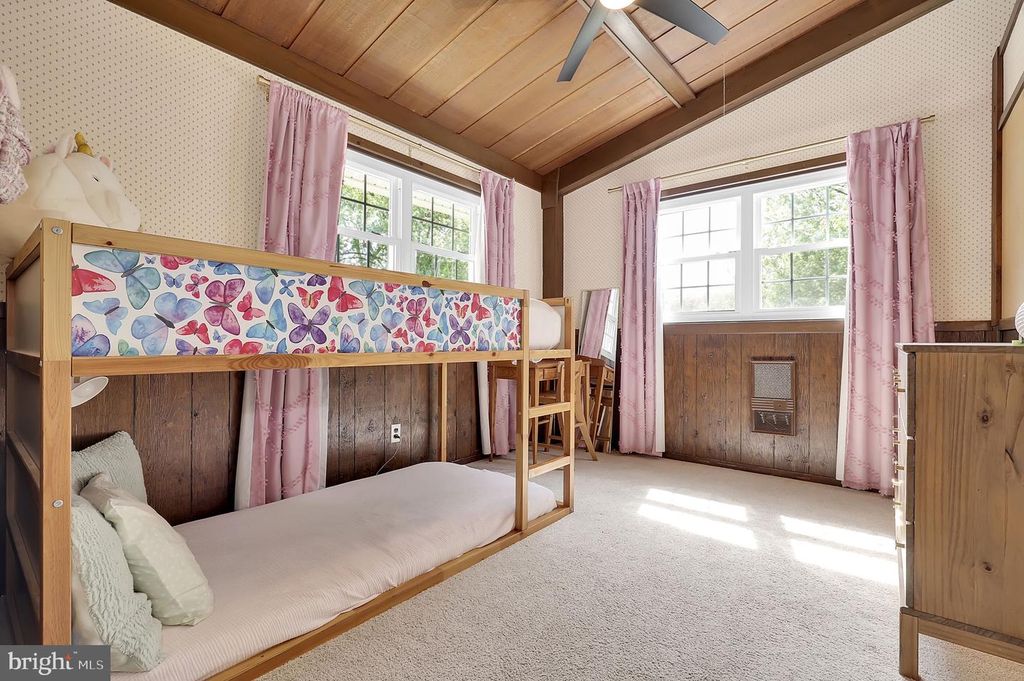 Image 19 of property listing at 12420 DEOUDES RD, Boyds, MD 20841