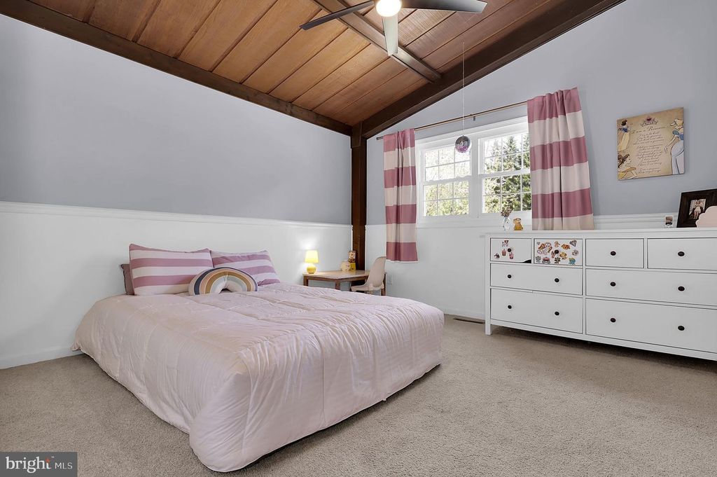 Image 22 of property listing at 12420 DEOUDES RD, Boyds, MD 20841