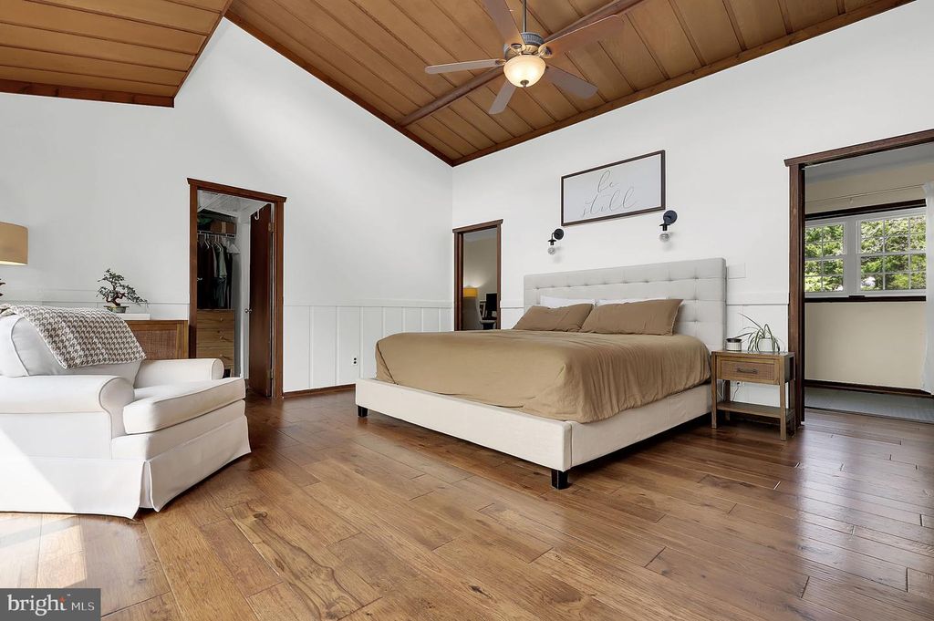 Image 24 of property listing at 12420 DEOUDES RD, Boyds, MD 20841