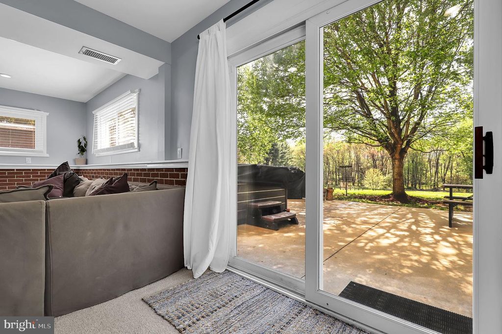 Image 34 of property listing at 12420 DEOUDES RD, Boyds, MD 20841