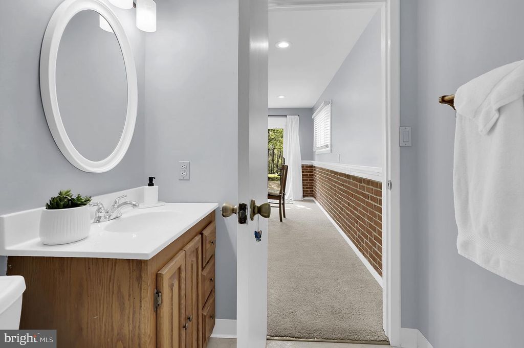 Image 38 of property listing at 12420 DEOUDES RD, Boyds, MD 20841