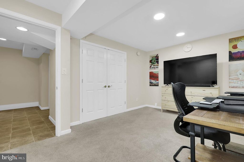 Image 41 of property listing at 12420 DEOUDES RD, Boyds, MD 20841