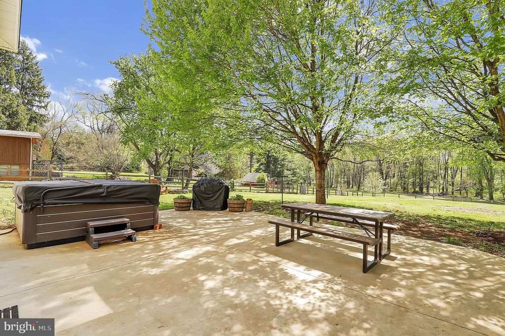 Image 45 of property listing at 12420 DEOUDES RD, Boyds, MD 20841