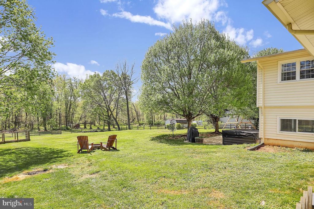 Image 48 of property listing at 12420 DEOUDES RD, Boyds, MD 20841