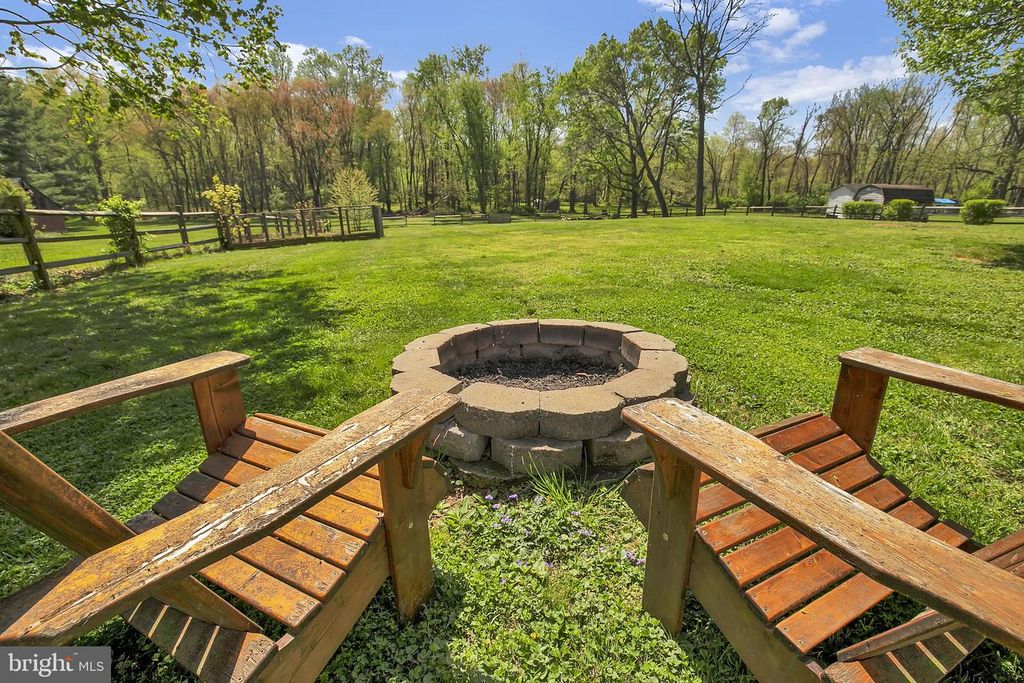 Image 49 of property listing at 12420 DEOUDES RD, Boyds, MD 20841