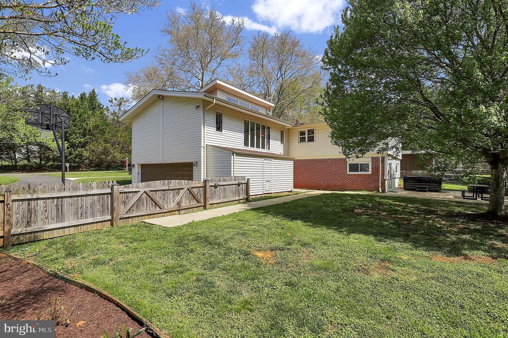 Image 50 of property listing at 12420 DEOUDES RD, Boyds, MD 20841