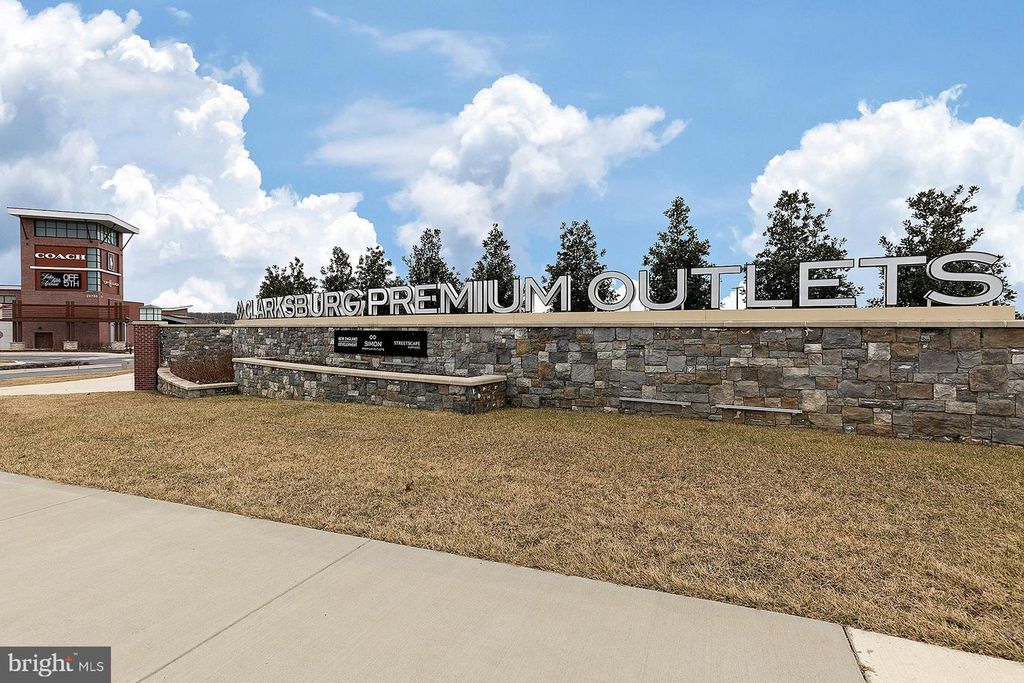 Image 59 of property listing at 12420 DEOUDES RD, Boyds, MD 20841