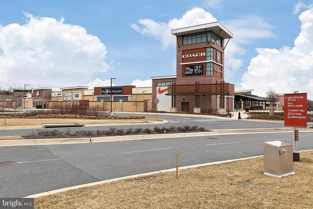 Image 60 of property listing at 12420 DEOUDES RD, Boyds, MD 20841