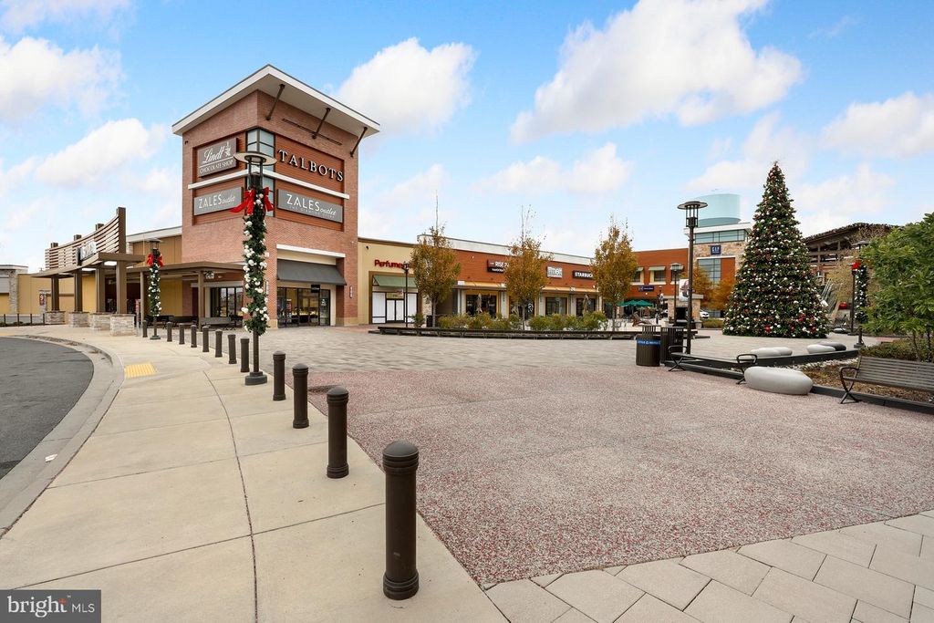 Image 61 of property listing at 12420 DEOUDES RD, Boyds, MD 20841