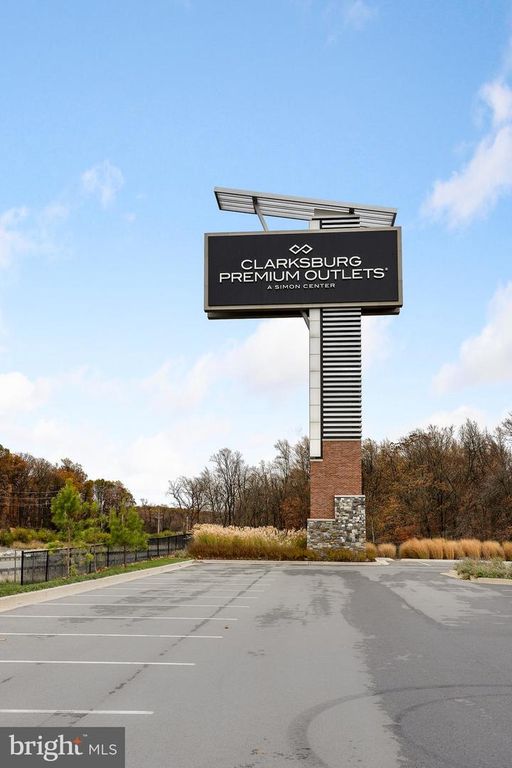 Image 64 of property listing at 12420 DEOUDES RD, Boyds, MD 20841