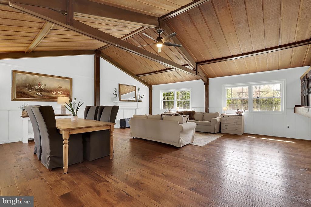 Image 8 of property listing at 12420 DEOUDES RD, Boyds, MD 20841