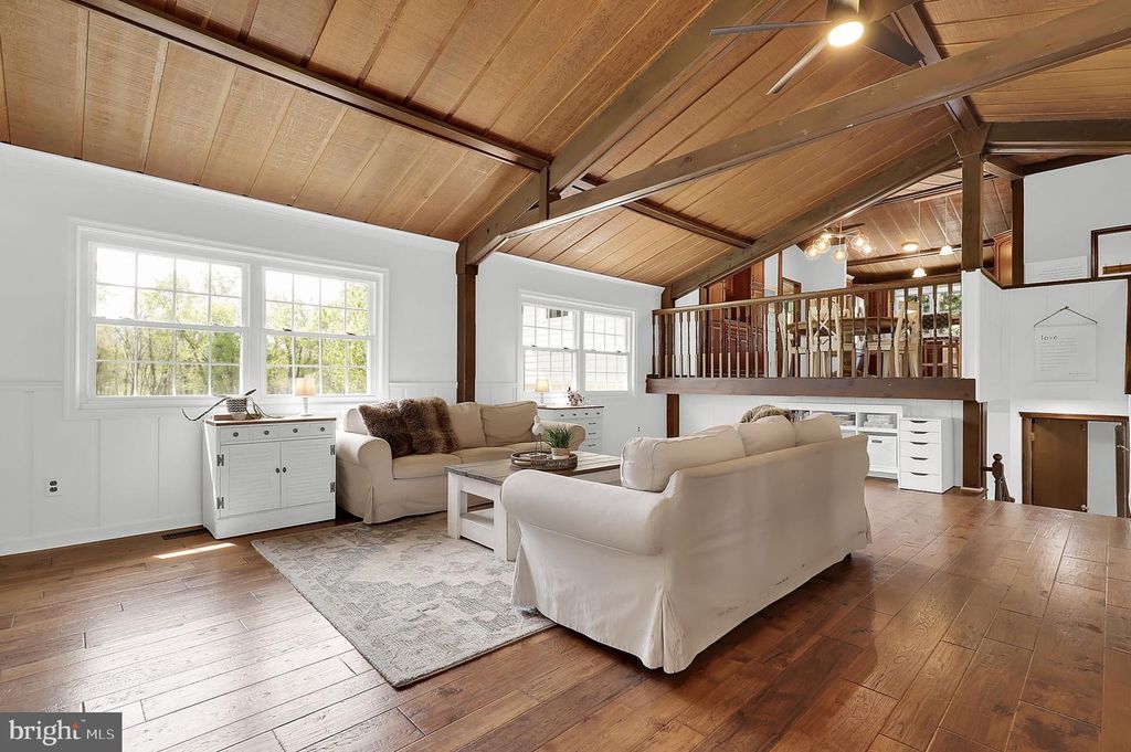 Image 9 of property listing at 12420 DEOUDES RD, Boyds, MD 20841