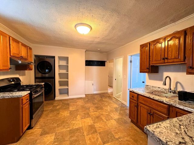 38 Hunting St 2, Cambridge, MA 02141
