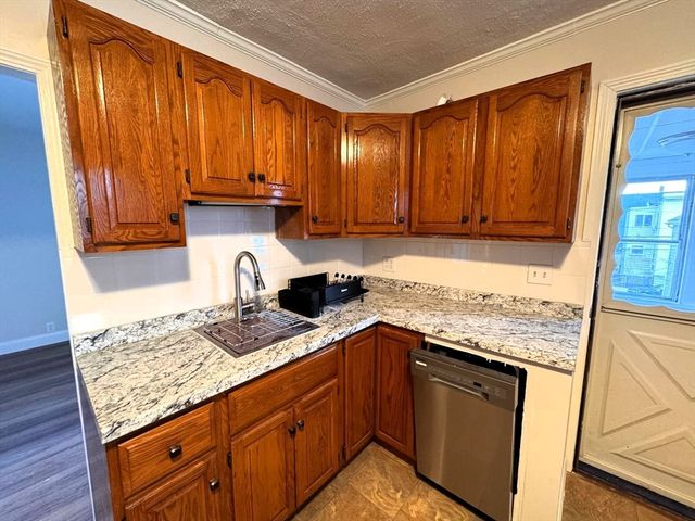 38 Hunting St 2, Cambridge, MA 02141