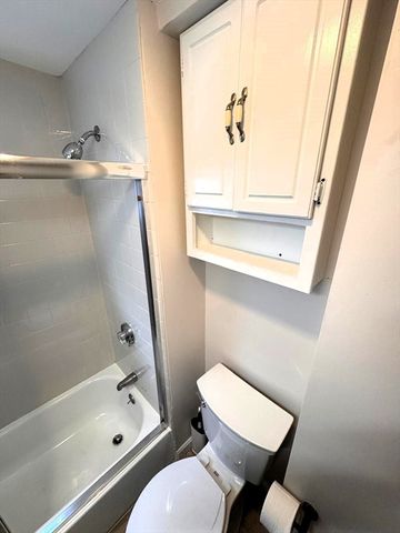 38 Hunting St 2, Cambridge, MA 02141