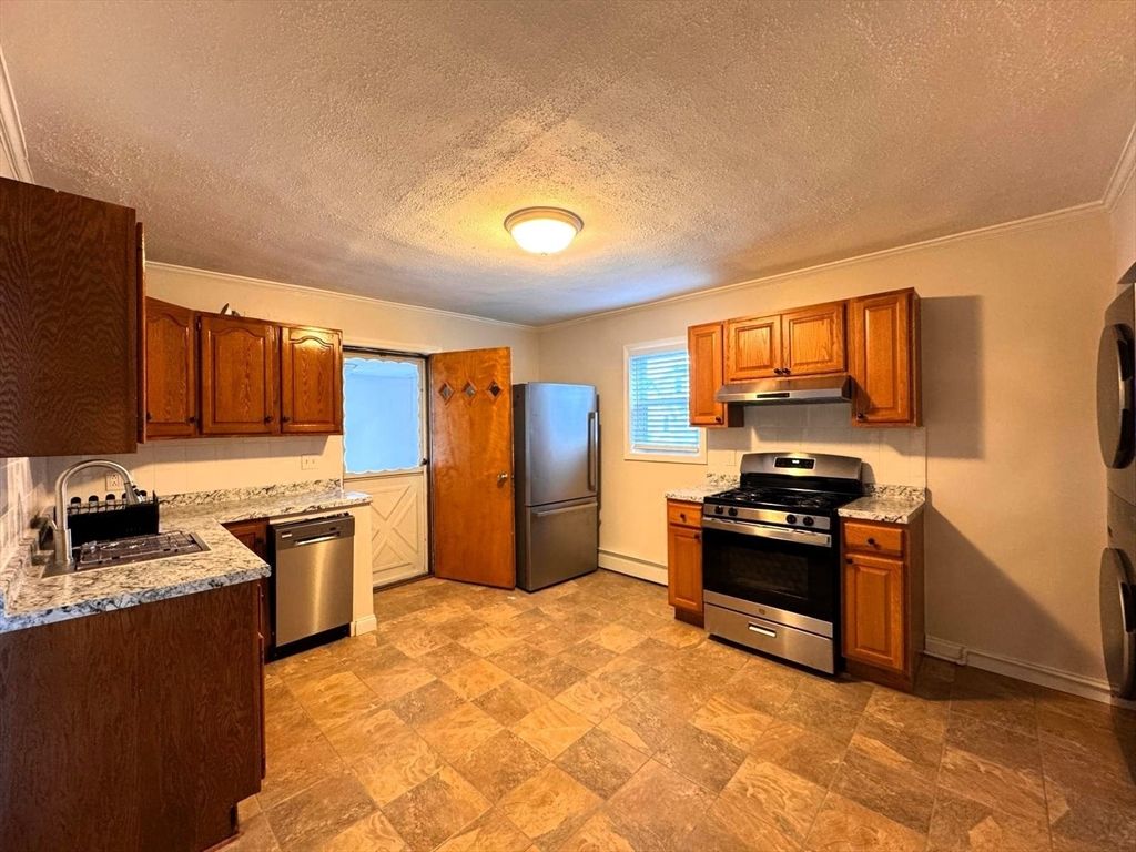 38 Hunting St 2, Cambridge, MA 02141