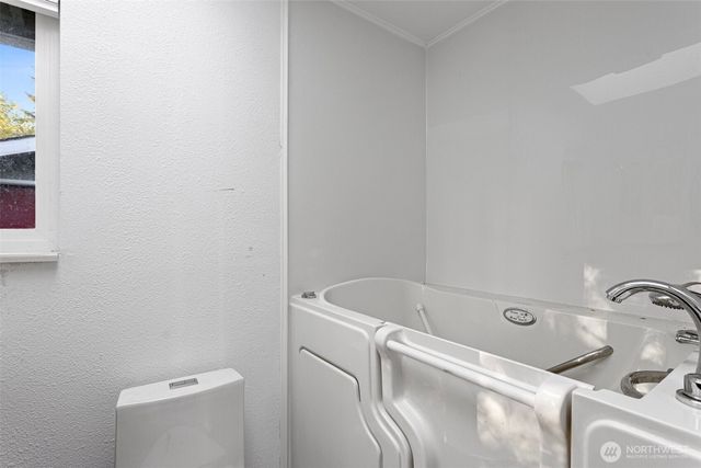 2410 Westlake Drive SE, Lacey, WA 98503