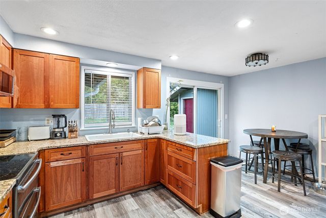 2410 Westlake Drive SE, Lacey, WA 98503