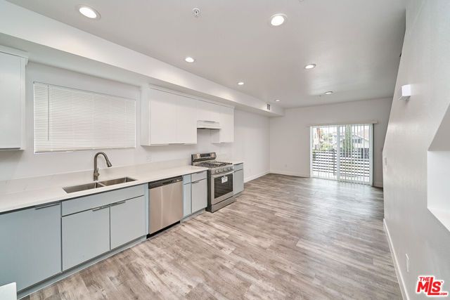 603 W 41st Place, Los Angeles, CA 90037