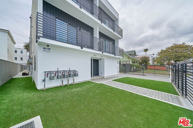 603 W 41st Place, Los Angeles, CA 90037