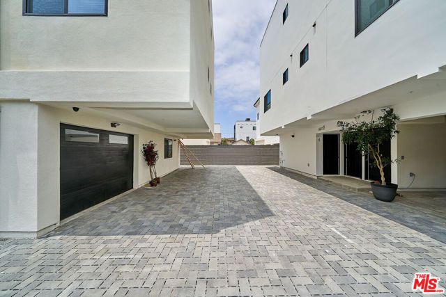 603 W 41st Place, Los Angeles, CA 90037