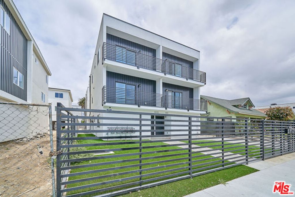 603 W 41st Place, Los Angeles, CA 90037