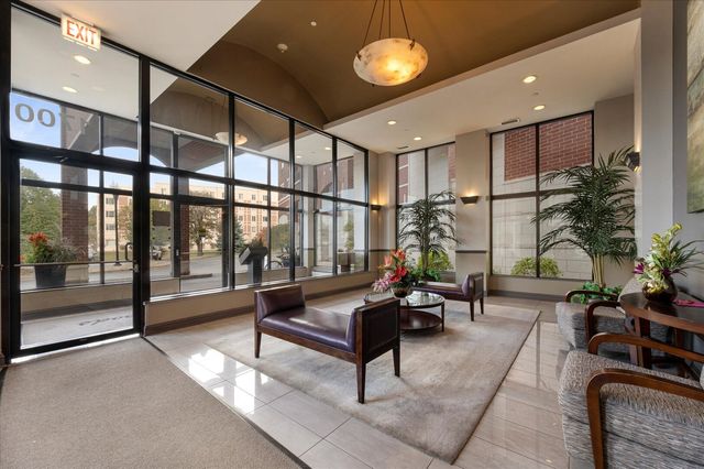 1700 Riverwoods Drive 517, Melrose Park, IL 60160