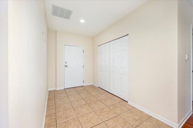 1700 Riverwoods Drive 517, Melrose Park, IL 60160