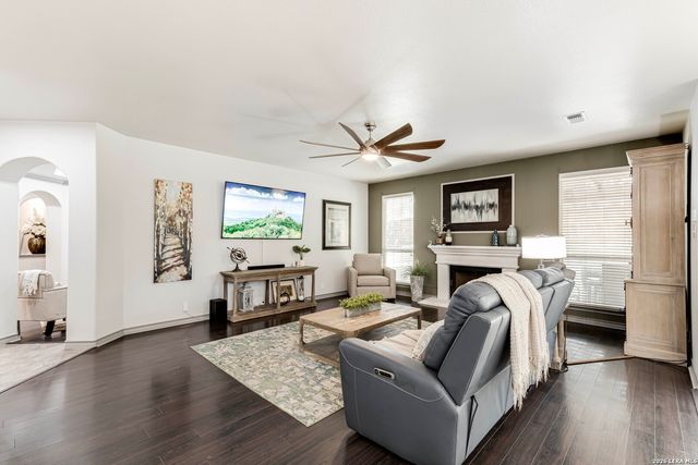 1739 La Mancia, San Antonio, TX 78258