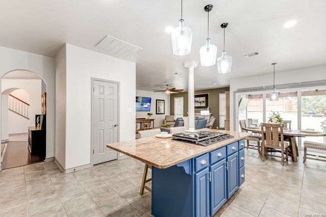 1739 La Mancia, San Antonio, TX 78258