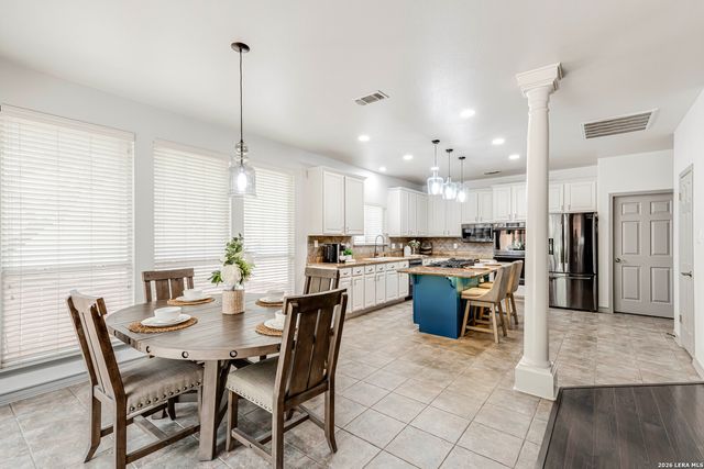 1739 La Mancia, San Antonio, TX 78258