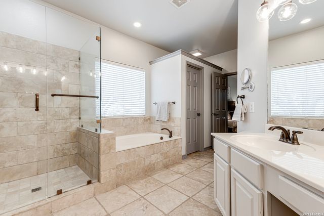 1739 La Mancia, San Antonio, TX 78258