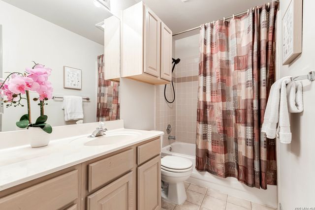 1739 La Mancia, San Antonio, TX 78258