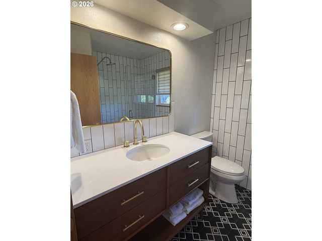 8007 Ne 96TH Ave, Vancouver, WA 98662