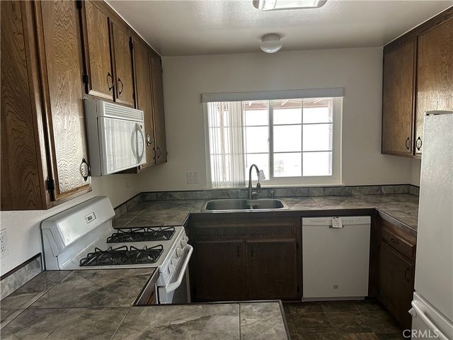 2032 Notre Dame Court, Barstow, CA 92311