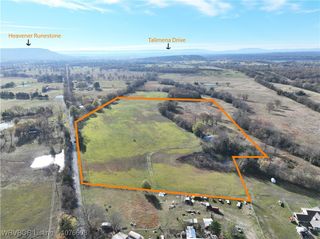 20501 Old Pike Road, Howe, OK 74940