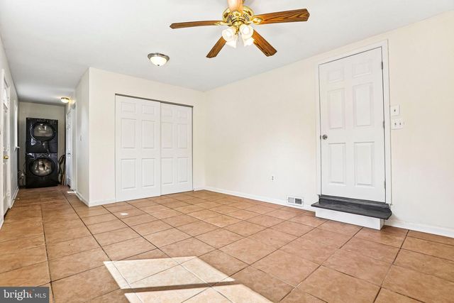 8217 DUNDALK AVE, Dundalk, MD 21222