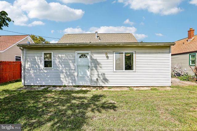 8217 DUNDALK AVE, Dundalk, MD 21222