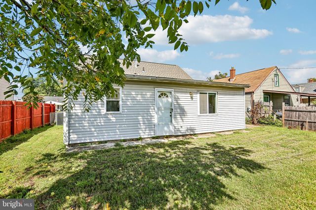 8217 DUNDALK AVE, Dundalk, MD 21222