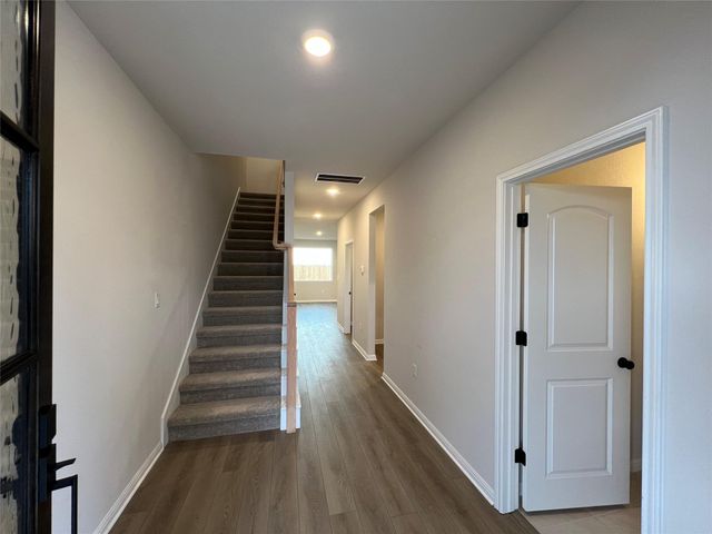 310 Willow Heights DR, Hutto, TX 78634