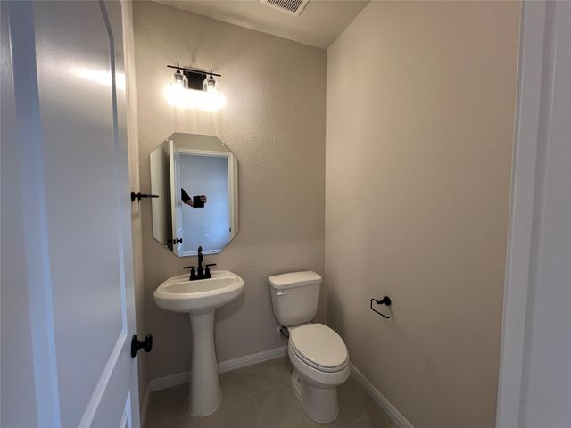 310 Willow Heights DR, Hutto, TX 78634