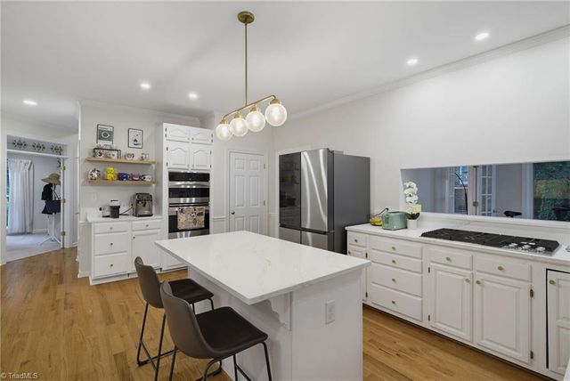 8 Elm Grove Way, Greensboro, NC 27405