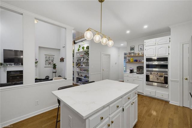 8 Elm Grove Way, Greensboro, NC 27405