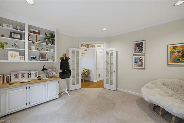 8 Elm Grove Way, Greensboro, NC 27405
